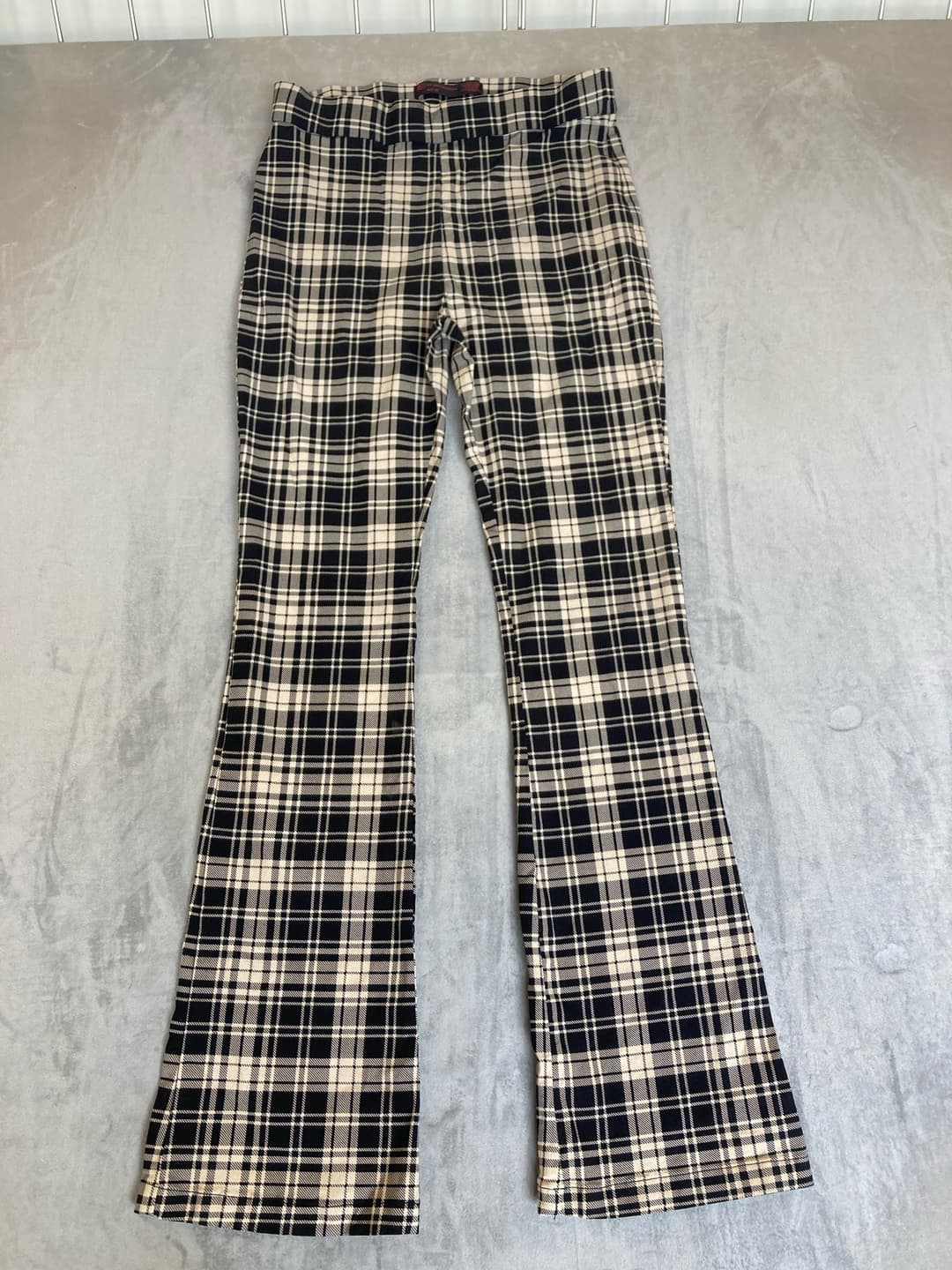 No Boundaries Black and Cream Plaid Rayon Blend Pants Size M (7-9) - view 1